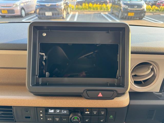Ｎ－ＢＯＸ ベースグレード　片側電動スライドドア　衝突被害軽減ブレーキ　コーナーセンサー　アダクティブクルーズコントロール　アイドリングストップ　スマートキー　ＬＥＤヘッドライト　チップアップシート　バックカメラ　届出済未使用車（19枚目）