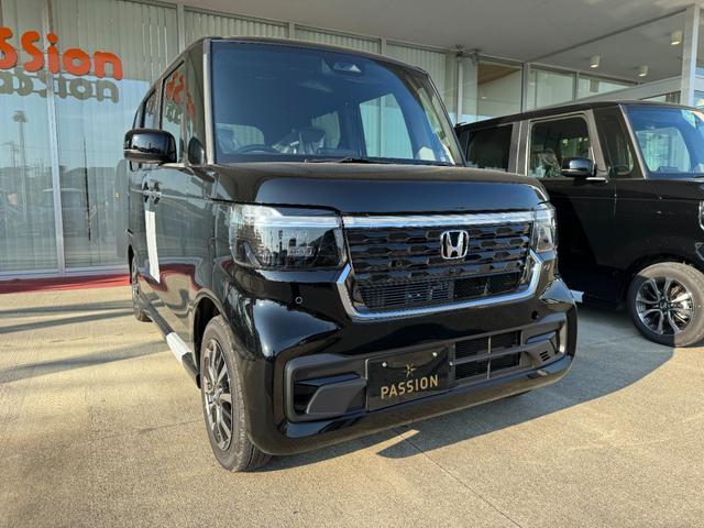 Ｎ－ＢＯＸカスタム ベースグレード　届出済未使用車　片側電動スライドドア　スマートキー　衝突被害軽減ブレーキ　アダプティブクルーズコントロール　アイドリングストップ　バックカメラ　シートヒーター　アルミホイール　ＬＥＤヘッドライト（7枚目）