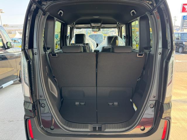 Ｎ－ＢＯＸカスタム ベースグレード　届出済未使用車　片側電動スライドドア　スマートキー　衝突被害軽減ブレーキ　アダプティブクルーズコントロール　アイドリングストップ　バックカメラ　シートヒーター　アルミホイール　ＬＥＤヘッドライト（11枚目）