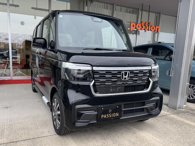N-BOXカスタム ベースグレード 届出済未使用車 片側電動スライドドア スマートキー 衝突被害軽減ブレーキ アダプティブクルーズコントロール アイドリングストップ バックカメラ シートヒーター アルミホイール LEDヘッドライト(7枚目)