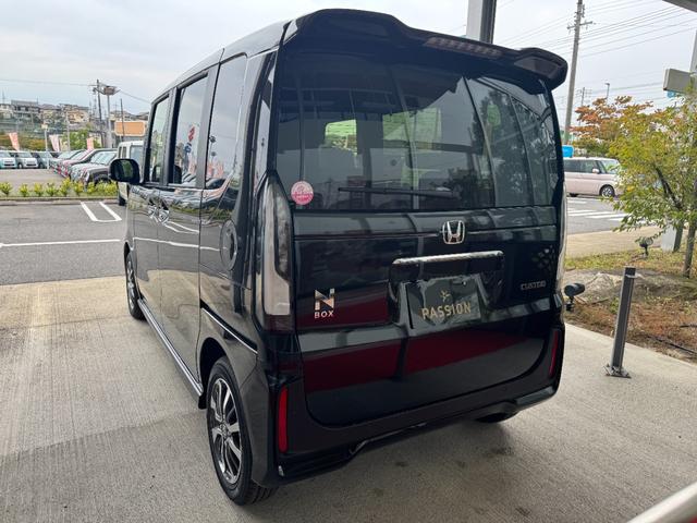 N-BOXカスタム ベースグレード 届出済未使用車 片側電動スライドドア スマートキー 衝突被害軽減ブレーキ アダプティブクルーズコントロール アイドリングストップ バックカメラ シートヒーター アルミホイール LEDヘッドライト(10枚目)