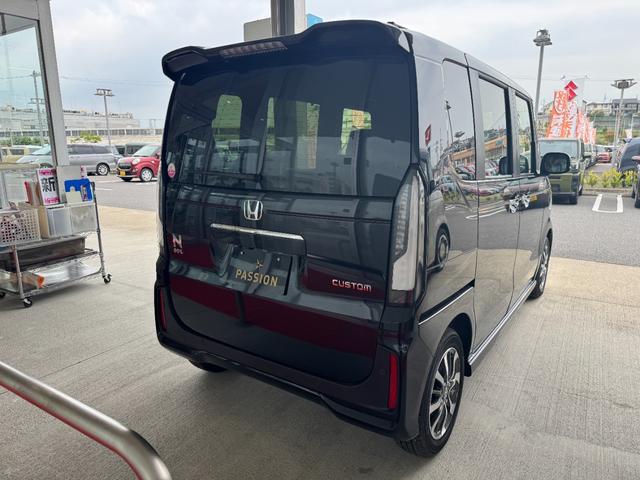 Ｎ－ＢＯＸカスタム ベースグレード　届出済未使用車　片側電動スライドドア　スマートキー　衝突被害軽減ブレーキ　アダプティブクルーズコントロール　アイドリングストップ　バックカメラ　シートヒーター　アルミホイール　ＬＥＤヘッドライト（8枚目）