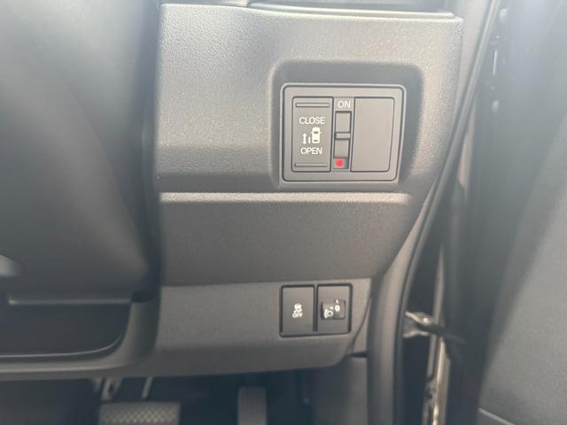Ｎ－ＢＯＸカスタム ベースグレード　届出済未使用車　片側電動スライドドア　スマートキー　衝突被害軽減ブレーキ　アダプティブクルーズコントロール　アイドリングストップ　バックカメラ　シートヒーター　アルミホイール　ＬＥＤヘッドライト（18枚目）