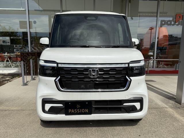 N-BOXカスタム ベースグレード 届出済未使用車 片側電動スライドドア スマートキー 衝突被害軽減ブレーキ アダプティブクルーズコントロール アイドリングストップ バックカメラ シートヒーター アルミホイール LEDヘッドライト(6枚目)