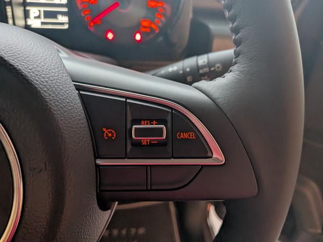 ジムニー XC 届出済未使用車 衝突被害軽減ブレーキ コーナーセンサー スマートキー アイドリングストップ LEDヘッドライト クルーズコントロール アルミホイール シートヒーター 電動格納ドアミラー4WD(17枚目)