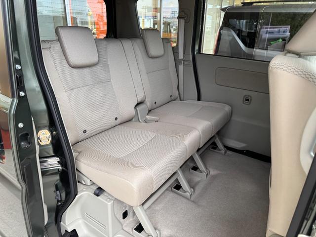 エブリイワゴン ＰＺターボ　届出済未使用車　両側電動スライドドア　衝突被害軽減ブレーキ　コーナーセンサー　スマートキー　シートヒーター　ＬＥＤヘッドライト　電動格納ドアミラー　アイドリングストップ　アルミホイール　オートエアコン（20枚目）