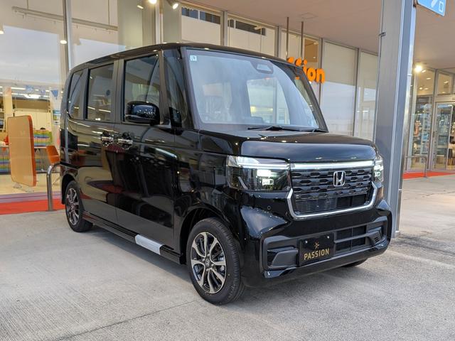 Ｎ－ＢＯＸカスタム ベースグレード　届出済未使用車　片側電動スライドドア　スマートキー　衝突被害軽減ブレーキ　アダプティブクルーズコントロール　アイドリングストップ　バックカメラ　シートヒーター　アルミホイール　ＬＥＤヘッドライト（7枚目）