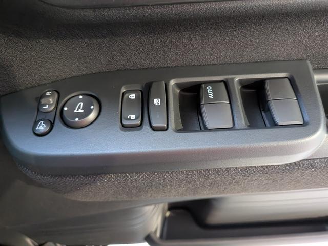 Ｎ－ＢＯＸカスタム ベースグレード　届出済未使用車　片側電動スライドドア　スマートキー　衝突被害軽減ブレーキ　アダプティブクルーズコントロール　アイドリングストップ　バックカメラ　シートヒーター　アルミホイール　ＬＥＤヘッドライト（21枚目）