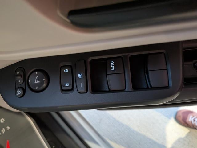 N-BOX ベースグレード 片側電動スライドドア 衝突被害軽減ブレーキ コーナーセンサー アダクティブクルーズコントロール アイドリングストップ スマートキー LEDヘッドライト チップアップシート バックカメラ 届出済未使用車(21枚目)