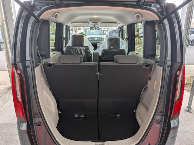 Ｎ－ＢＯＸ ベースグレード　両側電動スライドドア　衝突被害軽減ブレーキ　コーナーセンサー　アダクティブクルーズコントロール　アイドリングストップ　スマートキー　ＬＥＤヘッドライト　チップアップシート　バックカメラ　届出済未使用車（11枚目）