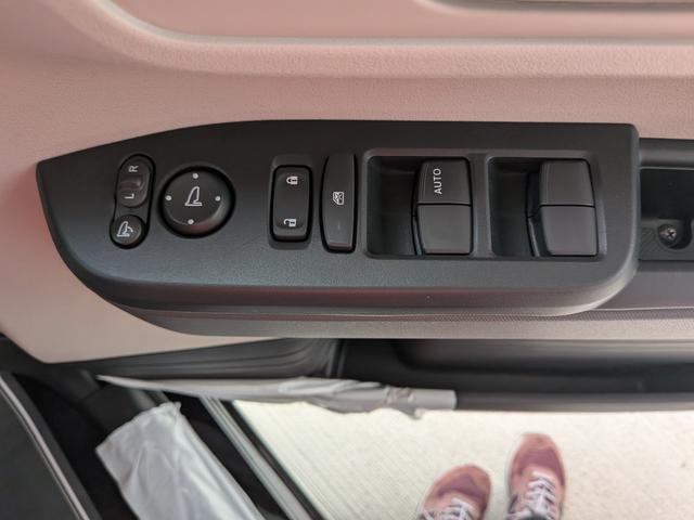 N-BOX ベースグレード 片側電動スライドドア 衝突被害軽減ブレーキ コーナーセンサー アダクティブクルーズコントロール アイドリングストップ スマートキー LEDヘッドライト チップアップシート バックカメラ 届出済未使用車(21枚目)