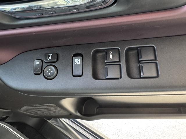 スペーシアカスタム ハイブリッドＸＳ　届出済未使用車　両側電動スライドドア　衝突被害軽減ブレーキ　コーナーセンサー　アダクティブクルーズコントロール　アイドリングストップ　オットマン　ＬＥＤヘッドライト　シートヒーター　アルミホイール（21枚目）