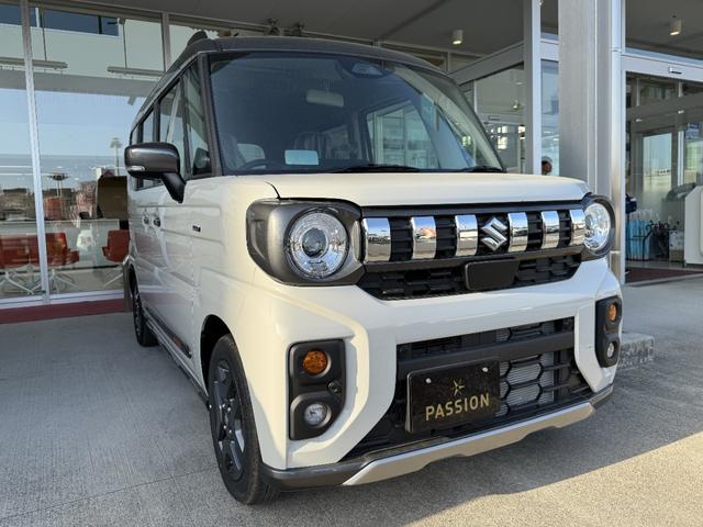 スペーシアギア ハイブリッドＸＺ　届出済未使用車　両側電動スライドドア　衝突被害軽減ブレーキ　コーナーセンサー　スマートキー　アダクティブクルーズコントロール　シートヒーター　ＬＥＤヘッドライト　ルーフレール　アルミホイール（7枚目）