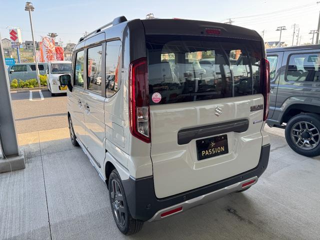 スペーシアギア ハイブリッドＸＺ　届出済未使用車　両側電動スライドドア　衝突被害軽減ブレーキ　コーナーセンサー　スマートキー　アダクティブクルーズコントロール　シートヒーター　ＬＥＤヘッドライト　ルーフレール　アルミホイール（10枚目）