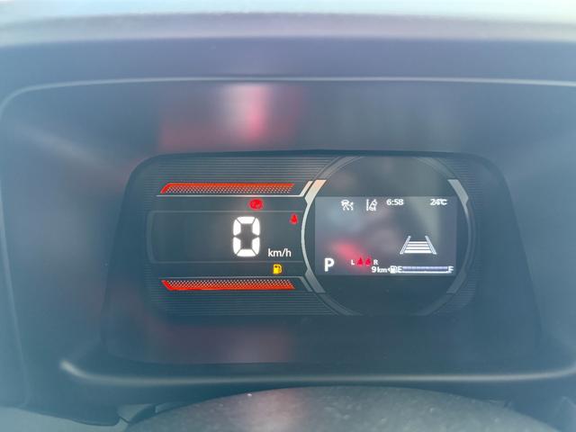 スペーシアギア ハイブリッドＸＺ　届出済未使用車　両側電動スライドドア　衝突被害軽減ブレーキ　コーナーセンサー　スマートキー　アダクティブクルーズコントロール　シートヒーター　ＬＥＤヘッドライト　ルーフレール　アルミホイール（14枚目）