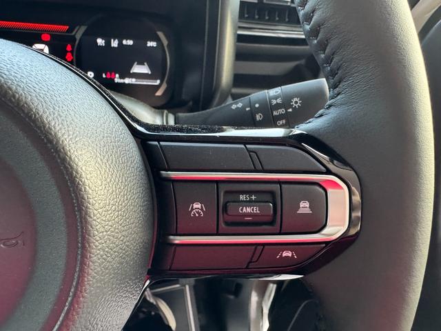 スペーシアギア ハイブリッドＸＺ　届出済未使用車　両側電動スライドドア　衝突被害軽減ブレーキ　コーナーセンサー　スマートキー　アダクティブクルーズコントロール　シートヒーター　ＬＥＤヘッドライト　ルーフレール　アルミホイール（17枚目）