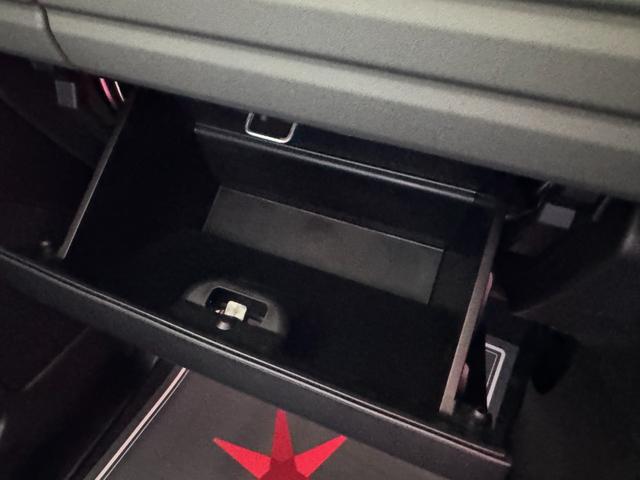 スペーシアギア ハイブリッドＸＺ　届出済未使用車　両側電動スライドドア　衝突被害軽減ブレーキ　コーナーセンサー　スマートキー　アダクティブクルーズコントロール　シートヒーター　ＬＥＤヘッドライト　ルーフレール　アルミホイール（22枚目）