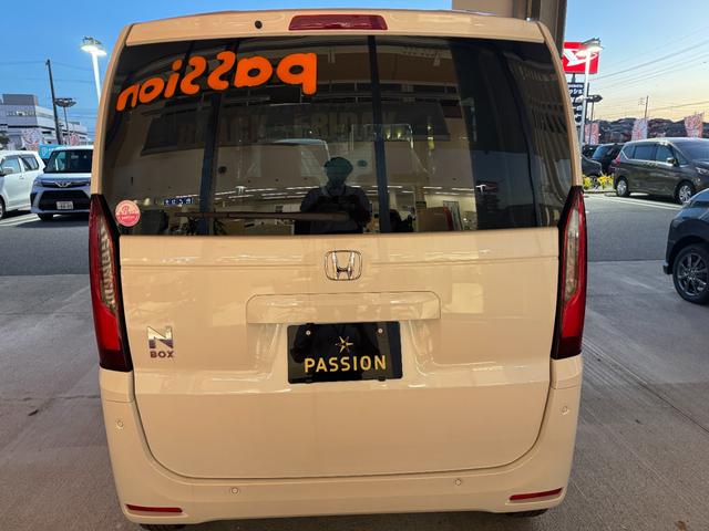 Ｎ－ＢＯＸ ベースグレード　届出済未使用車　片側電動スライドドア　衝突被害軽減ブレーキ　コーナーセンサー　アダクティブクルーズコントロール　アイドリングストップ　スマートキー　ＬＥＤヘッドライト　チップアップシート　バックカメラ（9枚目）