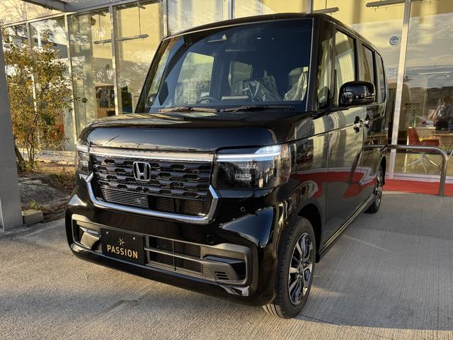 Ｎ－ＢＯＸカスタム ベースグレード　届出済未使用車　片側電動スライドドア　スマートキー　衝突被害軽減ブレーキ　アダプティブクルーズコントロール　アイドリングストップ　バックカメラ　シートヒーター　アルミホイール　ＬＥＤヘッドライト（5枚目）