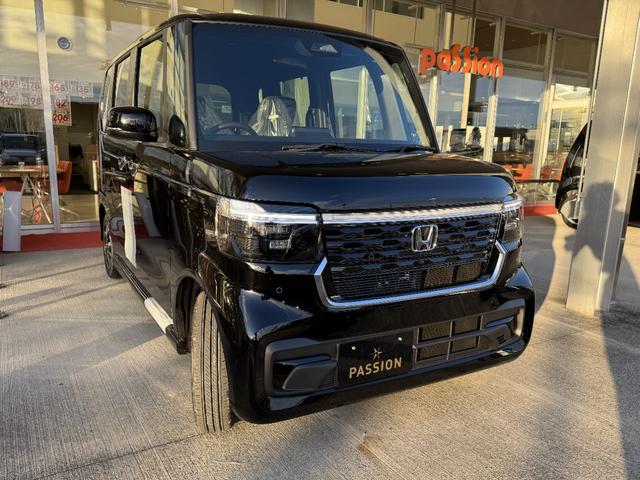 Ｎ－ＢＯＸカスタム ベースグレード　届出済未使用車　片側電動スライドドア　スマートキー　衝突被害軽減ブレーキ　アダプティブクルーズコントロール　アイドリングストップ　バックカメラ　シートヒーター　アルミホイール　ＬＥＤヘッドライト（7枚目）