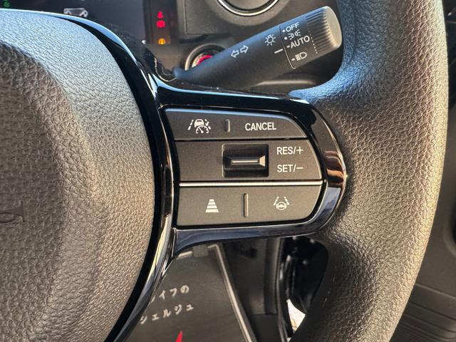 Ｎ－ＢＯＸカスタム ベースグレード　届出済未使用車　片側電動スライドドア　スマートキー　衝突被害軽減ブレーキ　アダプティブクルーズコントロール　アイドリングストップ　バックカメラ　シートヒーター　アルミホイール　ＬＥＤヘッドライト（17枚目）