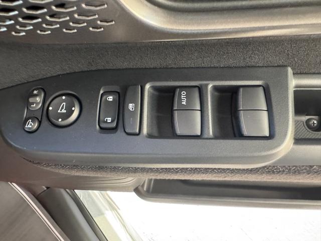 Ｎ－ＢＯＸカスタム ベースグレード　届出済未使用車　片側電動スライドドア　スマートキー　衝突被害軽減ブレーキ　アダプティブクルーズコントロール　アイドリングストップ　バックカメラ　シートヒーター　アルミホイール　ＬＥＤヘッドライト（21枚目）