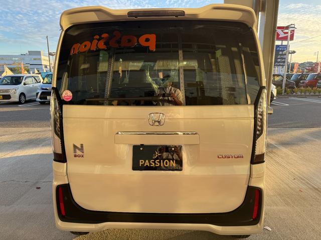 Ｎ－ＢＯＸカスタム ベースグレード　届出済未使用車　片側電動スライドドア　スマートキー　衝突被害軽減ブレーキ　アダプティブクルーズコントロール　アイドリングストップ　バックカメラ　シートヒーター　アルミホイール　ＬＥＤヘッドライト（9枚目）