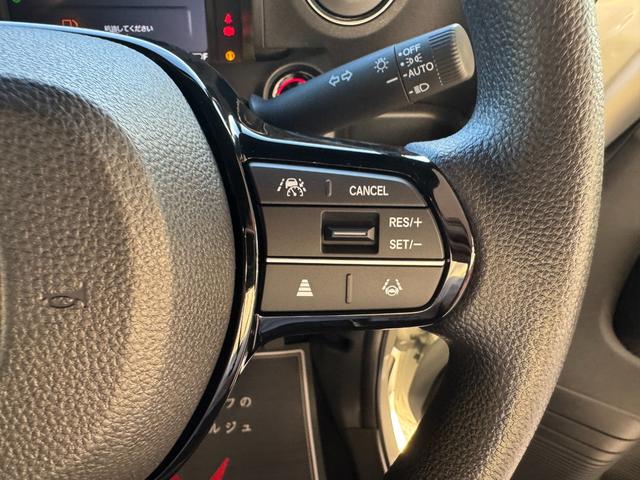 Ｎ－ＢＯＸカスタム ベースグレード　届出済未使用車　片側電動スライドドア　スマートキー　衝突被害軽減ブレーキ　アダプティブクルーズコントロール　アイドリングストップ　バックカメラ　シートヒーター　アルミホイール　ＬＥＤヘッドライト（17枚目）