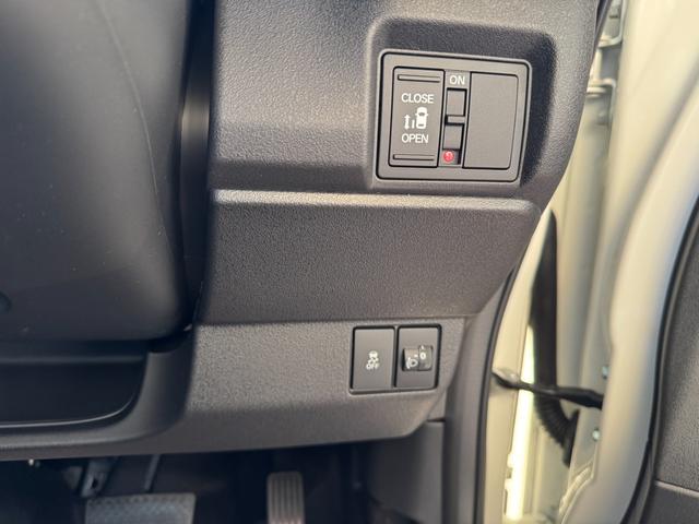 Ｎ－ＢＯＸカスタム ベースグレード　届出済未使用車　片側電動スライドドア　スマートキー　衝突被害軽減ブレーキ　アダプティブクルーズコントロール　アイドリングストップ　バックカメラ　シートヒーター　アルミホイール　ＬＥＤヘッドライト（18枚目）