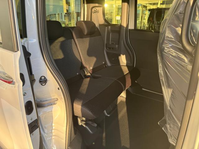 Ｎ－ＢＯＸカスタム ベースグレード　届出済未使用車　片側電動スライドドア　スマートキー　衝突被害軽減ブレーキ　アダプティブクルーズコントロール　アイドリングストップ　バックカメラ　シートヒーター　アルミホイール　ＬＥＤヘッドライト（22枚目）