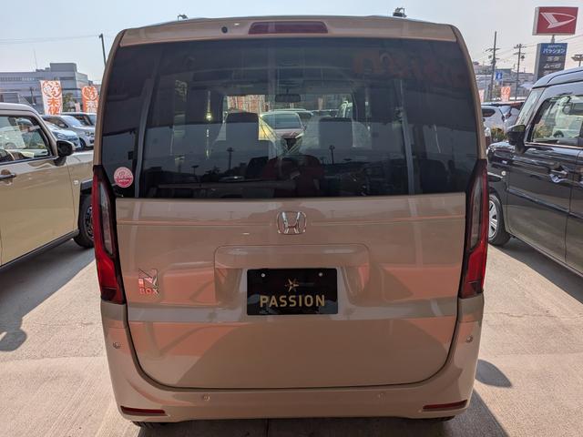 Ｎ－ＢＯＸ ファッションスタイル　片側電動スライドドア　衝突被害軽減ブレーキ　コーナーセンサー　アダクティブクルーズコントロール　アイドリングストップ　スマートキー　ＬＥＤヘッドライト　チップアップシート　バックカメラ　届出済未使用車（9枚目）