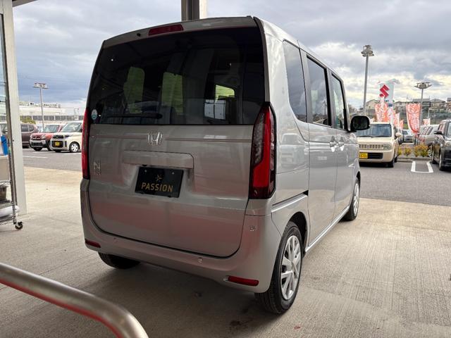 Ｎ－ＢＯＸ ベースグレード　届出済未使用車　両側電動スライドドア　衝突被害軽減ブレーキ　コーナーセンサー　アダクティブクルーズコントロール　アイドリングストップ　スマートキー　ＬＥＤヘッドライト　チップアップシート　バックカメラ（8枚目）