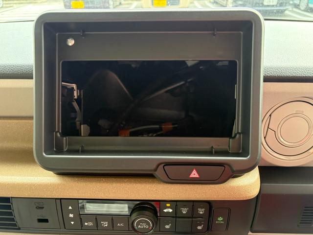 Ｎ－ＢＯＸ ベースグレード　届出済未使用車　両側電動スライドドア　衝突被害軽減ブレーキ　コーナーセンサー　アダクティブクルーズコントロール　アイドリングストップ　スマートキー　ＬＥＤヘッドライト　チップアップシート　バックカメラ（19枚目）