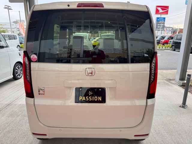 Ｎ－ＢＯＸ ベースグレード　届出済未使用車　片側電動スライドドア　衝突被害軽減ブレーキ　コーナーセンサー　アダクティブクルーズコントロール　アイドリングストップ　スマートキー　ＬＥＤヘッドライト　チップアップシート　バックカメラ（9枚目）