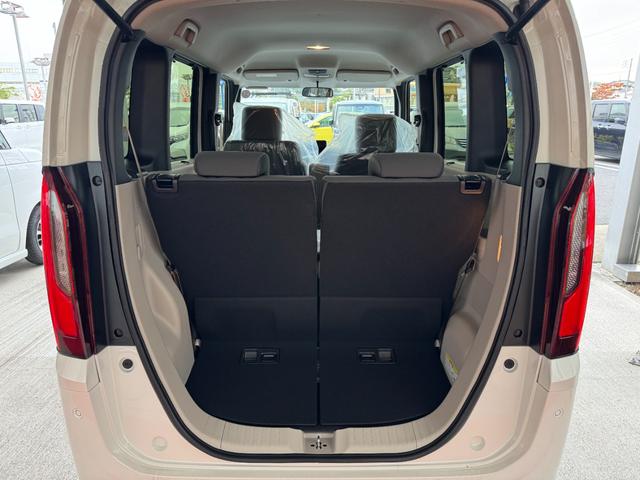 Ｎ－ＢＯＸ ベースグレード　届出済未使用車　片側電動スライドドア　衝突被害軽減ブレーキ　コーナーセンサー　アダクティブクルーズコントロール　アイドリングストップ　スマートキー　ＬＥＤヘッドライト　チップアップシート　バックカメラ（11枚目）