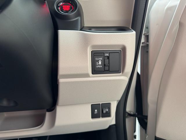 Ｎ－ＢＯＸ ベースグレード　届出済未使用車　片側電動スライドドア　衝突被害軽減ブレーキ　コーナーセンサー　アダクティブクルーズコントロール　アイドリングストップ　スマートキー　ＬＥＤヘッドライト　チップアップシート　バックカメラ（18枚目）