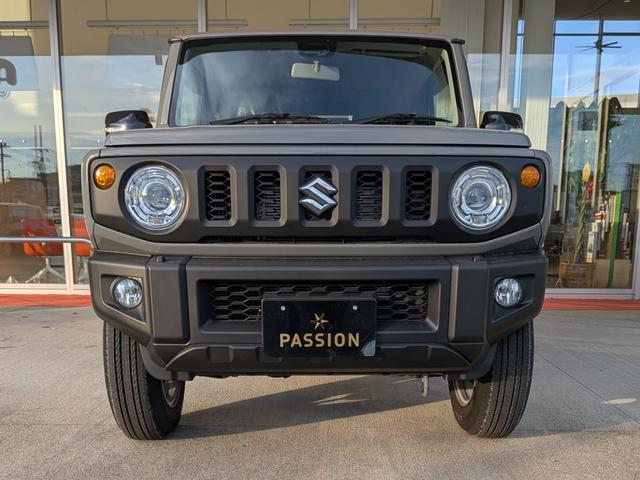 ジムニー ＸＣ　届出済未使用車　衝突被害軽減ブレーキ　コーナーセンサー　スマートキー　アイドリングストップ　ＬＥＤヘッドライト　クルーズコントロール　アルミホイール　シートヒーター　電動格納ドアミラー４ＷＤ（6枚目）