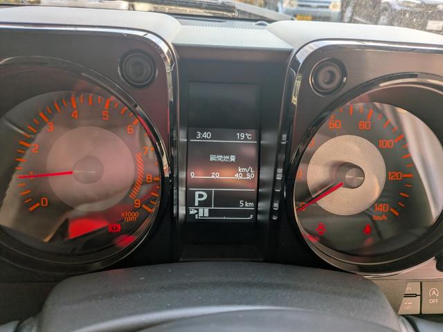 ジムニー ＸＣ　届出済未使用車　衝突被害軽減ブレーキ　コーナーセンサー　スマートキー　アイドリングストップ　ＬＥＤヘッドライト　クルーズコントロール　アルミホイール　シートヒーター　電動格納ドアミラー４ＷＤ（14枚目）