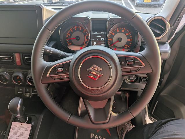 ジムニー ＸＣ　届出済未使用車　衝突被害軽減ブレーキ　コーナーセンサー　スマートキー　アイドリングストップ　ＬＥＤヘッドライト　クルーズコントロール　アルミホイール　シートヒーター　電動格納ドアミラー４ＷＤ（15枚目）