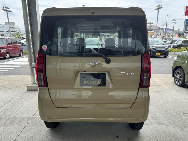 タント Ｌ　届出済未使用車　両側スライドドア　衝突被害軽減ブレーキ　コーナーセンサー　スマートキー　電動格納ドアミラー　ＬＥＤヘッドライト　バックカメラ　アイドリングストップ　ベンチシート　横滑り防止機能（9枚目）