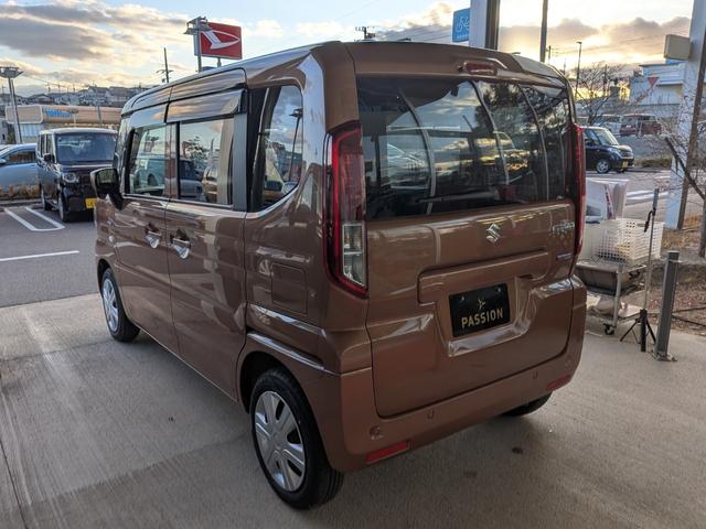 スペーシア ハイブリッドＧ　届出済未使用車　両側スライドドア　衝突被害軽減ブレーキ　コーナーセンサー　スマートキー　ＬＥＤヘッドライト　アイドリングストップ　横滑り防止機　電動格納ドアミラー　ベンチシート　レンタカーアップ（10枚目）