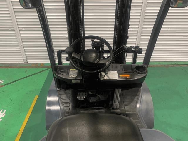 トヨタ  フォークリフト型式02-8FD25・燃料タイプディーゼル(軽油)・荷重2.3t・揚高4.3m・マストの種類3段フルフリー・アタッチメント無し アワーメーター3,344h(7枚目)