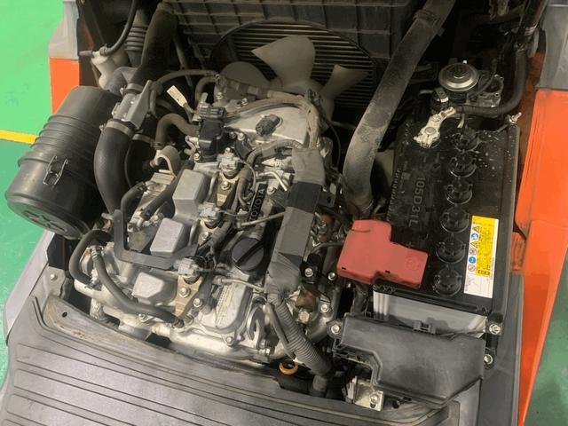トヨタ  フォークリフト型式02-8FD25・燃料タイプディーゼル(軽油)・荷重2.3t・揚高4.3m・マストの種類3段フルフリー・アタッチメント無し アワーメーター3,344h(11枚目)