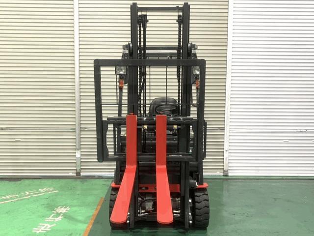 日本 　ニチユフォークリフト・型式ＦＢＴ１５Ｐ－８０－３００ＳＦ・燃料タイプバッテリー・最大荷重１．４ｔ・最大揚高３．０ｍ・マストの種類２段・サイドシフト（6枚目）