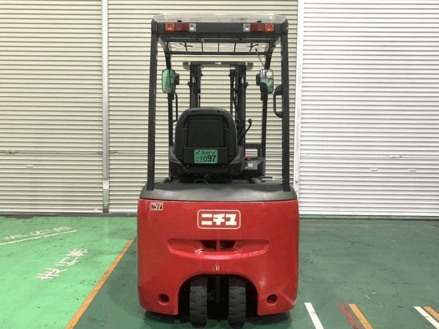 日本 　ニチユフォークリフト・型式ＦＢＴ１５Ｐ－８０－３００ＳＦ・燃料タイプバッテリー・最大荷重１．４ｔ・最大揚高３．０ｍ・マストの種類２段・サイドシフト（8枚目）