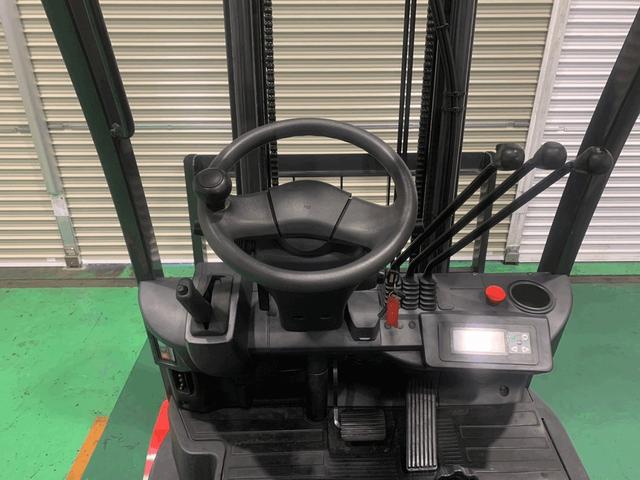 日本 　ニチユフォークリフト・型式ＦＢＴ１５Ｐ－８０－３００ＳＦ・燃料タイプバッテリー・最大荷重１．４ｔ・最大揚高３．０ｍ・マストの種類２段・サイドシフト（9枚目）