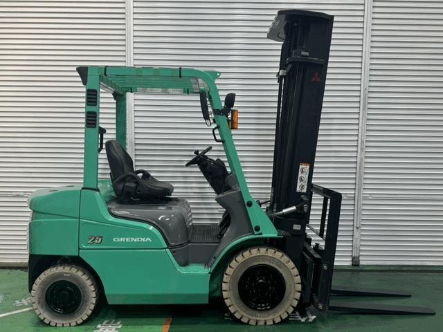 三菱 　フォークリフト・型式ＦＤＥ２５Ｔ・燃料タイプディーゼル（軽油）・荷重０．６ｔ・揚高６．０ｍ・マスト３段フルフリー・サイドシフト　公道走行可　アワーメーター１０４４（7枚目）