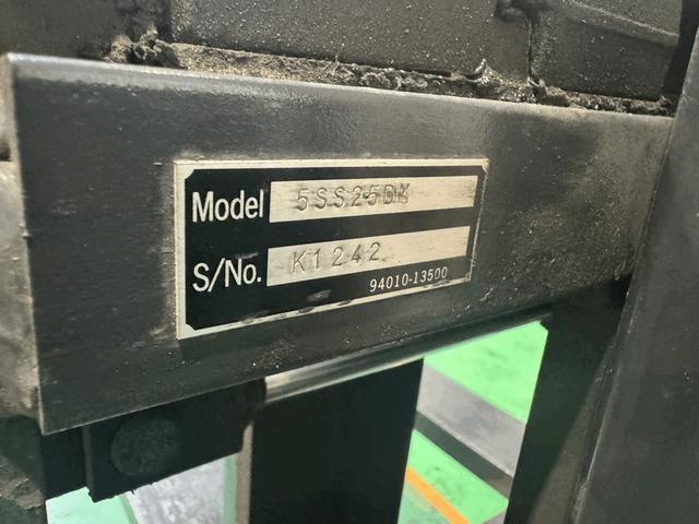 三菱 　フォークリフト・型式ＦＤＥ２５Ｔ・燃料タイプディーゼル（軽油）・荷重０．６ｔ・揚高６．０ｍ・マスト３段フルフリー・サイドシフト　公道走行可　アワーメーター１０４４（14枚目）