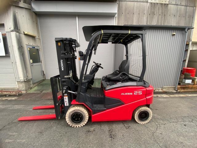 日本 　ニチユフォークリフト・型式ＦＢ２５Ｐ－８０－３Ｆ４３０ＳＦ・燃料タイプバッテリー・最大荷重２．４ｔ・最大揚高４．３ｍ・マスト３段フルフリー・サイドシフト　公道走行可　アワーメーター１６４８ｈ（4枚目）