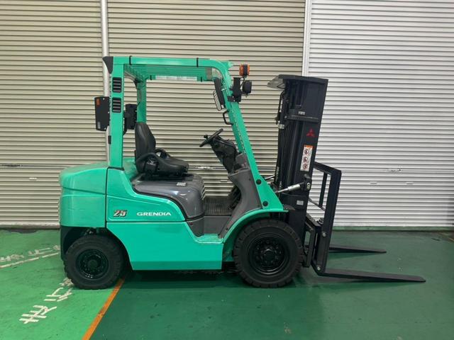 三菱  フォークリフト・型式KFDE25T・燃料タイプディーゼル(軽油)・荷重2.1t・揚高4.3M・マスト3段フルフリーサイドシフト5SS25DM 公道走行可 アワーメーター1466h(4枚目)